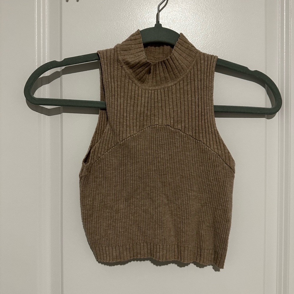 Ribbed Knit Sleeveless Crop Top